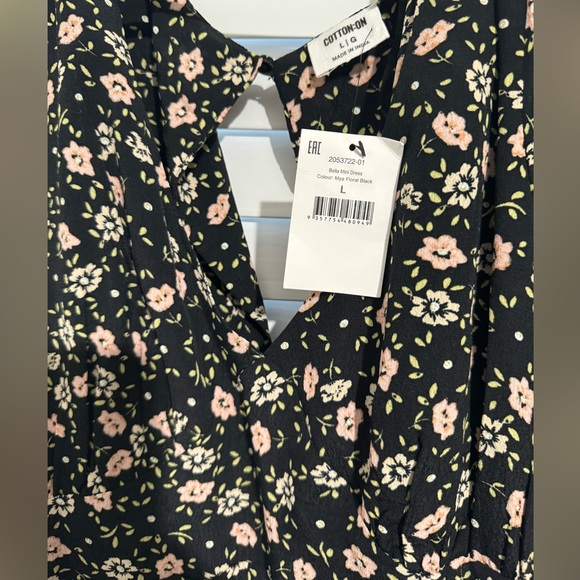 Cotton On floral mini dress - Picture 2 of 4